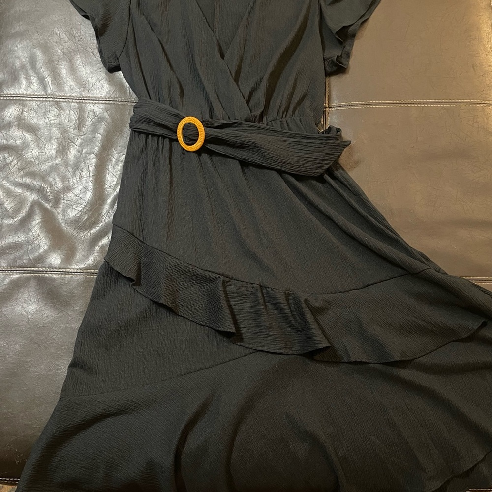 Elegant Sofia Vergara Black Ruffle Dress